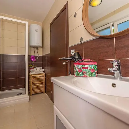 In 42458 Apartment *